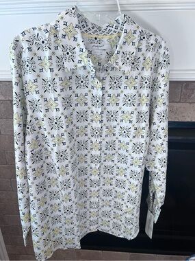 Foxcroft NYC Womens 18W NWT Wrinkle Free Button Shirt Blouse Floral Medallion